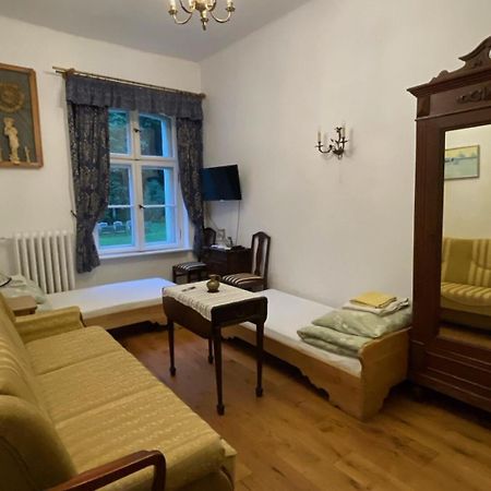 Cichy Dwor Hotel Manowo Екстериор снимка
