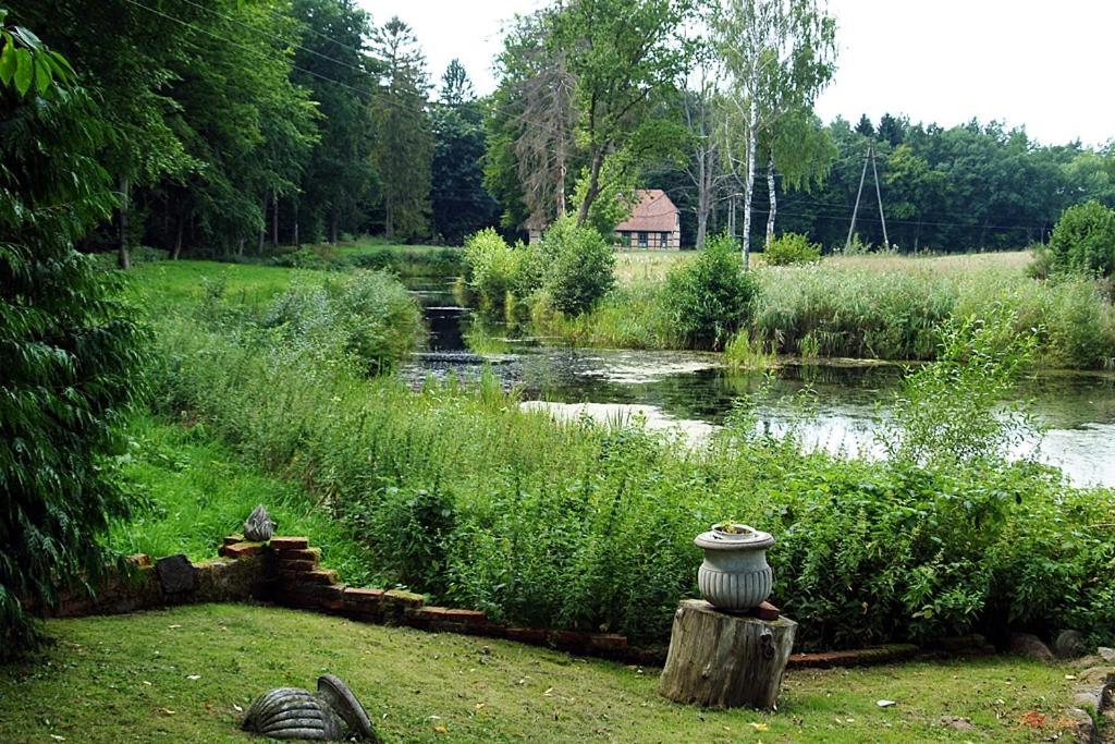 Cichy Dwor Hotel Manowo Екстериор снимка