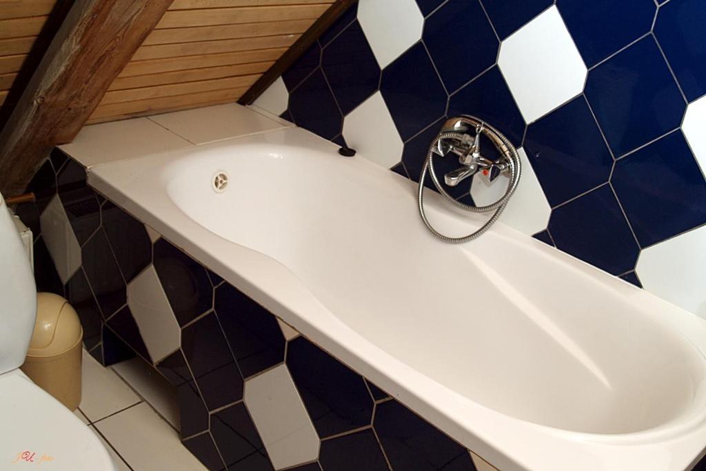 Cichy Dwor Hotel Manowo Екстериор снимка